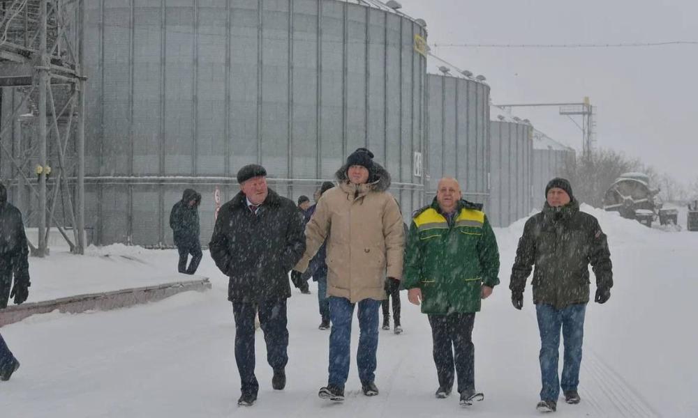 Виталий Хоценко оценил производство рапсового масла из сырья омских сельхозпроизводителей