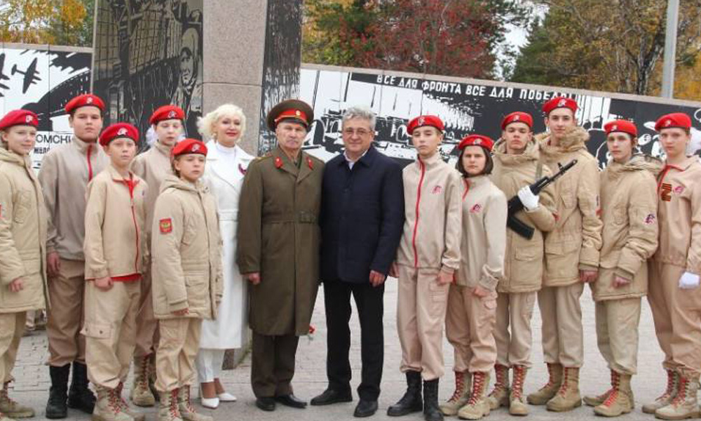 У стелы «Омск — город трудовой доблести» состоялась памятная акция