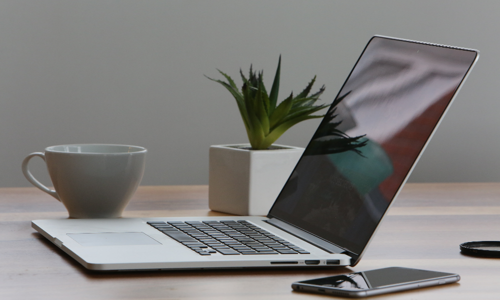 Омичи активно пользуются чат-ботом «Омск Официально» 