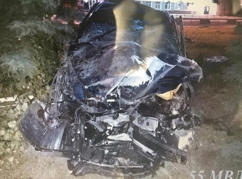 Пьяный омич угнал новую Toyota у родственника и напрочь её разбил