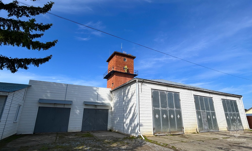 У пожарного Василия, стоящего на омской каланче, «брат» в Тевризе