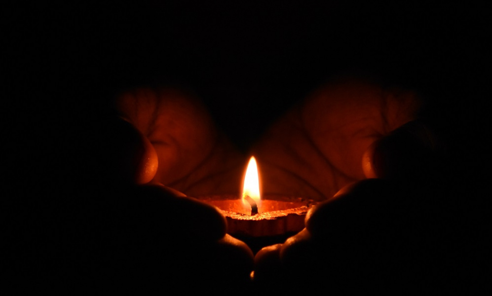 «Нет ничего правильного и нет ничего неправильного»: омский священник — о похоронной службе 