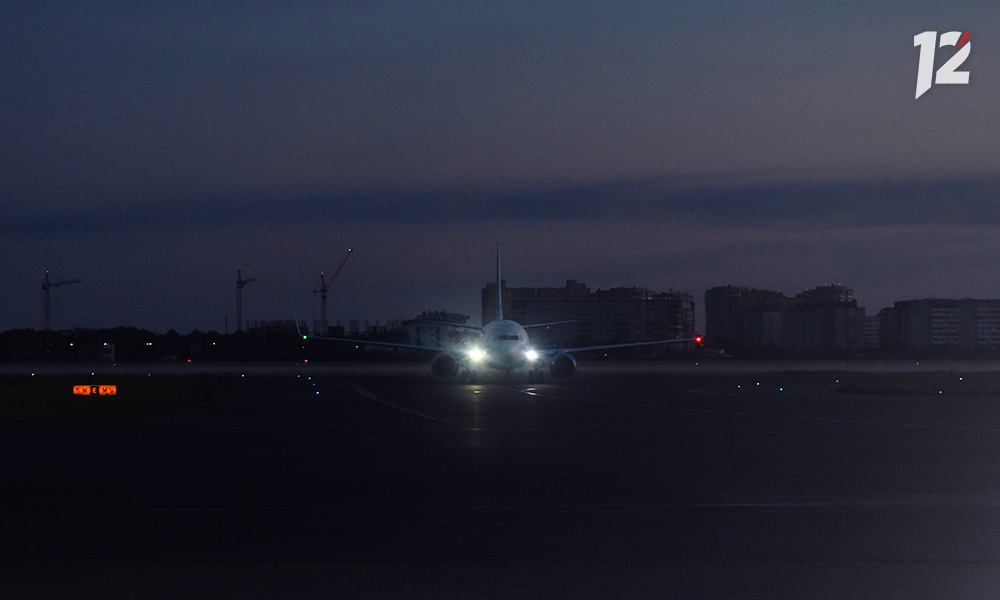 Самолёт, совершавший рейс по маршруту Иркутск — Уфа, экстренно приземлился в Омске