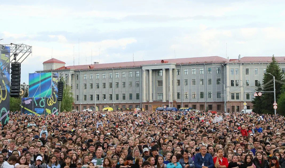 Виталий Хоценко поручил найти альтернативу Соборной площади для проведения массовых мероприятий