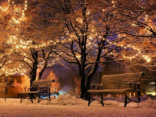 Омск уже преображается к Новому году