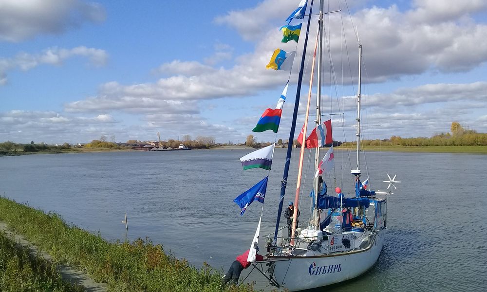 Яхта "Сибирь" уже в 100 км от Омска
