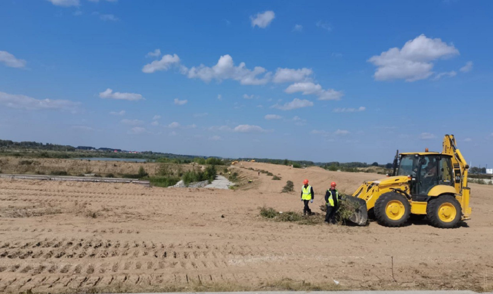 Подрядчик начал осушать судоходный шлюз Красногорского гидроузла под Омском 