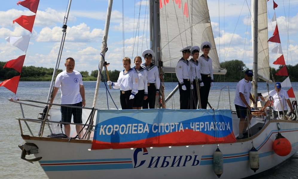 Символический огонь областной «Королевы спорта» в Тару доставит яхта «Сибирь»