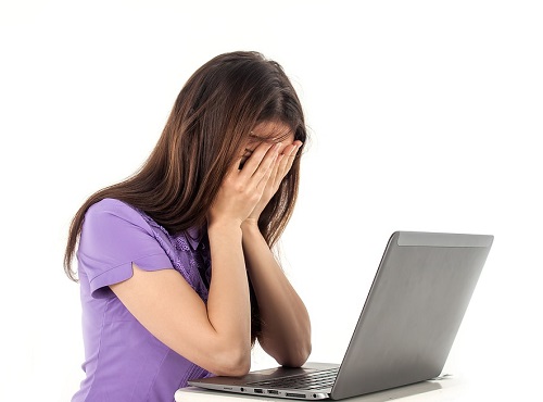 Две омички попались на удочку 17-летней мошенницы