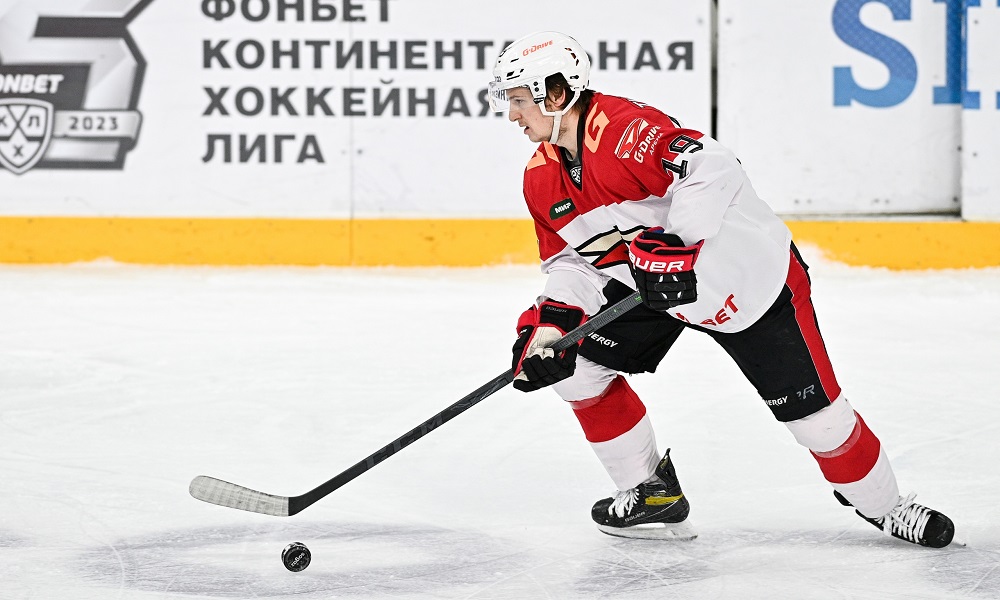 Владимир Ткачёв вернулся к тренировкам с омским «Авангардом»