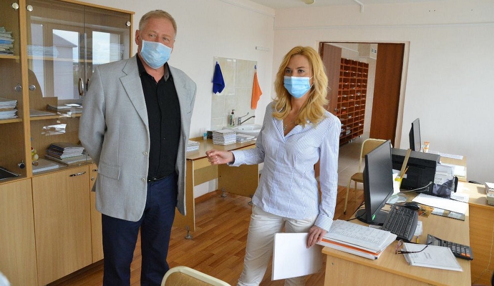 Глава омского минздрава оценила зарплаты в Крутинской и Тюкалинской больницах