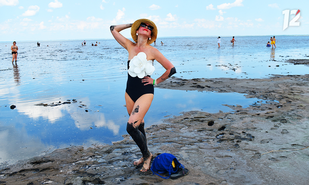 Легендарное озеро Эбейты: солёные фотосессии, целебная грязь и казахское гостеприимство