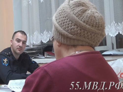 Откликнувшаяся на просьбу о помощи омская пенсионерка лишилась всех своих накоплений