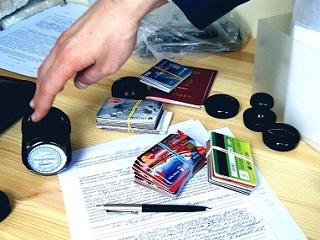 Омича подозревают в незаконном переводе за границу 30 млн рублей