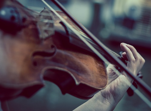 В Омске грабитель заставил скрипача играть "Мурку"