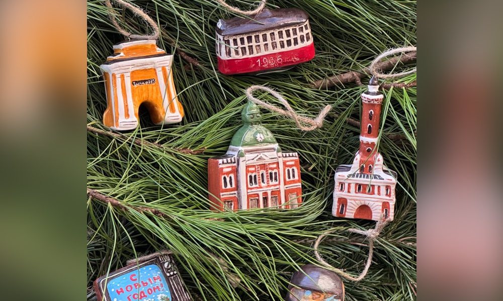 Омские мастера представили керамику и дизайнерскую одежду на московской выставке