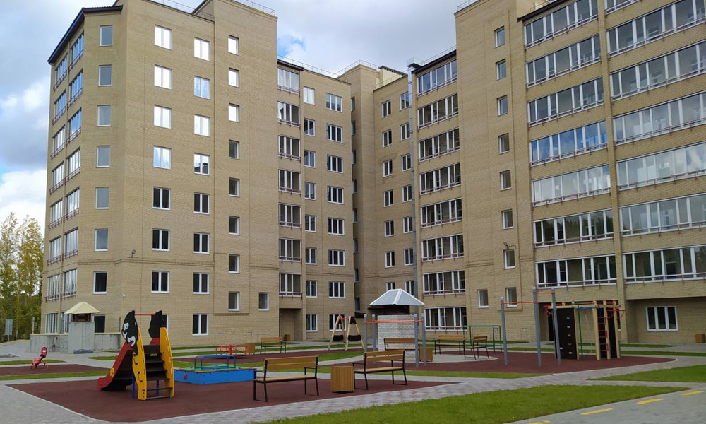 В Омске ввели в эксплуатацию многоквартирный дом в жилом комплексе «Дачный»