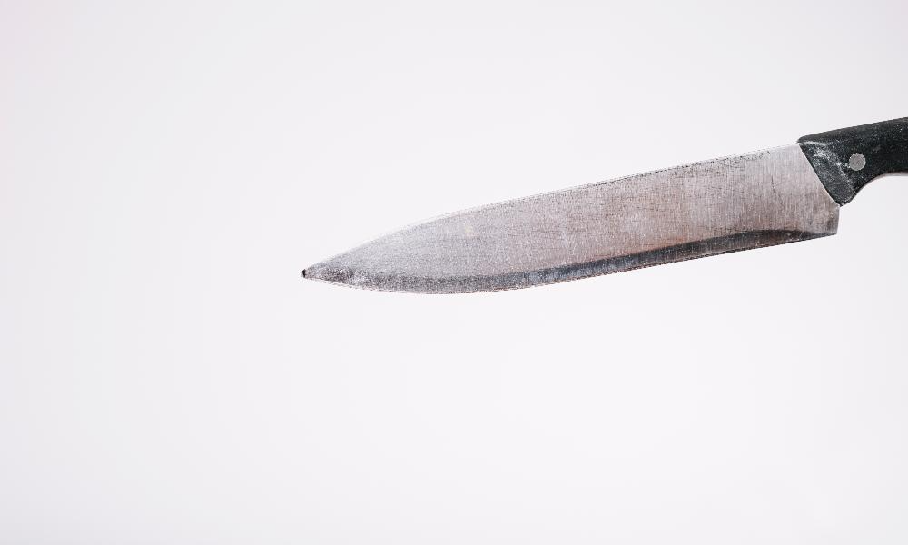 Мужчина жестоко убил сожителя бывшей жены, ударив его ножом 37 раз