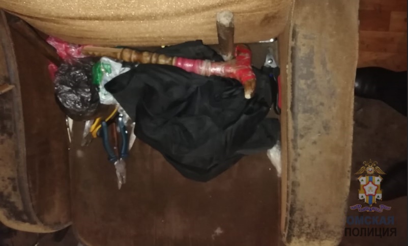 Пожилой омич избил родного брата молотком и тростью