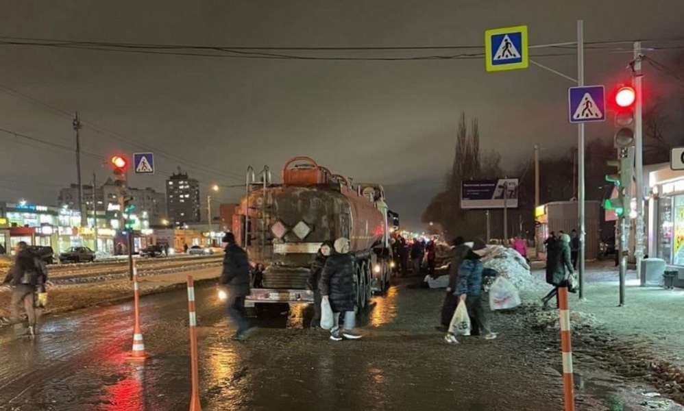 На Заозёрной в Омске насмерть сбили женщину-пешехода