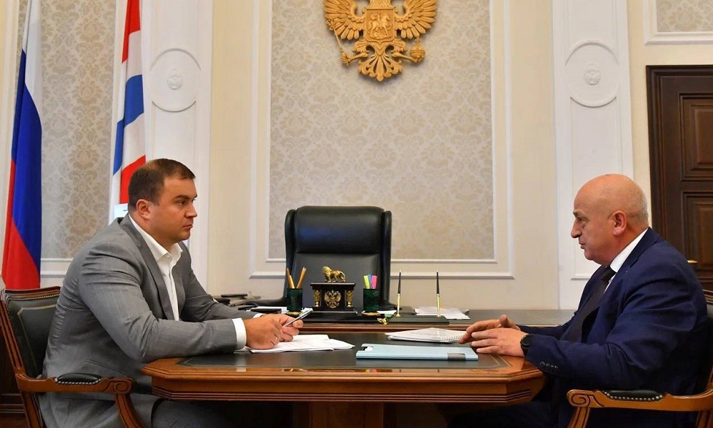 Виталий Хоценко встретился с главами четырёх районов Омской области 