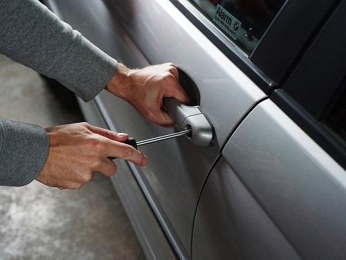 В Омске автовора взяли с поличным