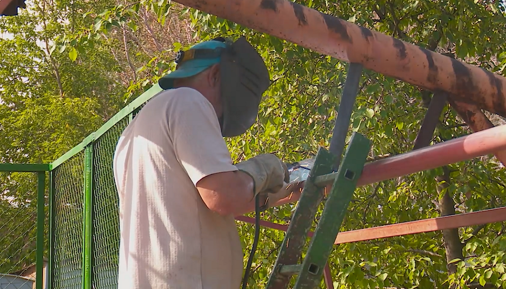 Омские спортивные учреждения готовят к новому учебному сезону 