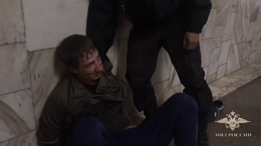 Глава МВД РФ наградил омского курсанта за спасение грудного ребёнка от отца с топором