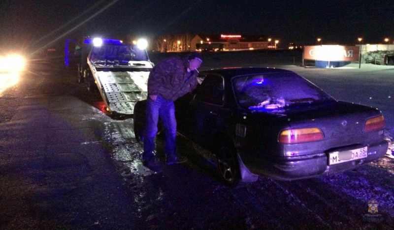 Пьяный автомобилист вёз двух детей в Омск