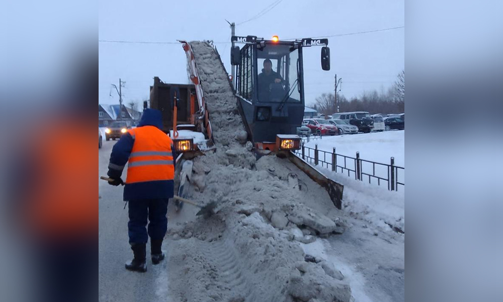 Более 7800 кубометров снега вывезли с улиц Омска за сутки