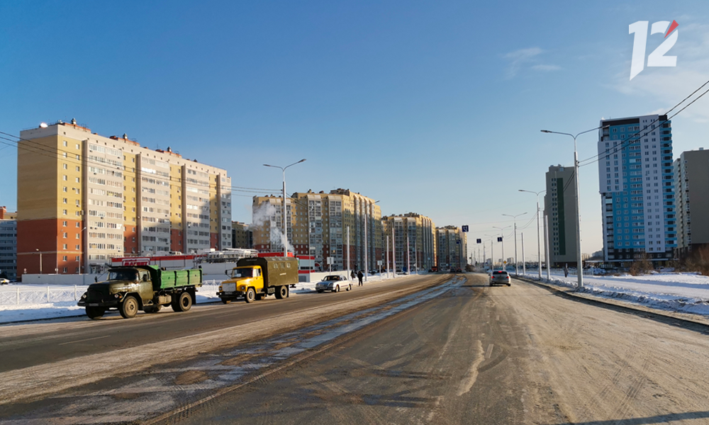 На новой дороге-дублёре монтируют знаки запрета остановки и стоянки