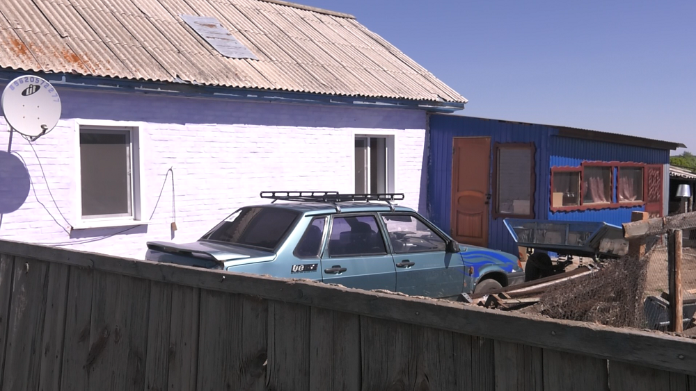 «Был неуравновешенный»: учительница многодетного отца, который в Омской области зарезал жену и дочь, рассказала о его юности