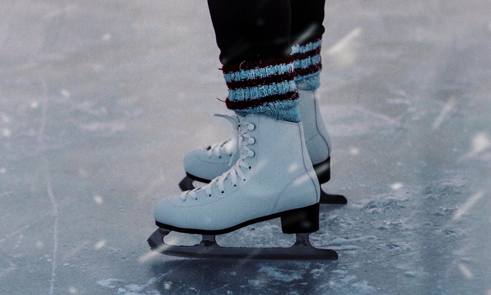 В Омске завершили заливку самого большого катка