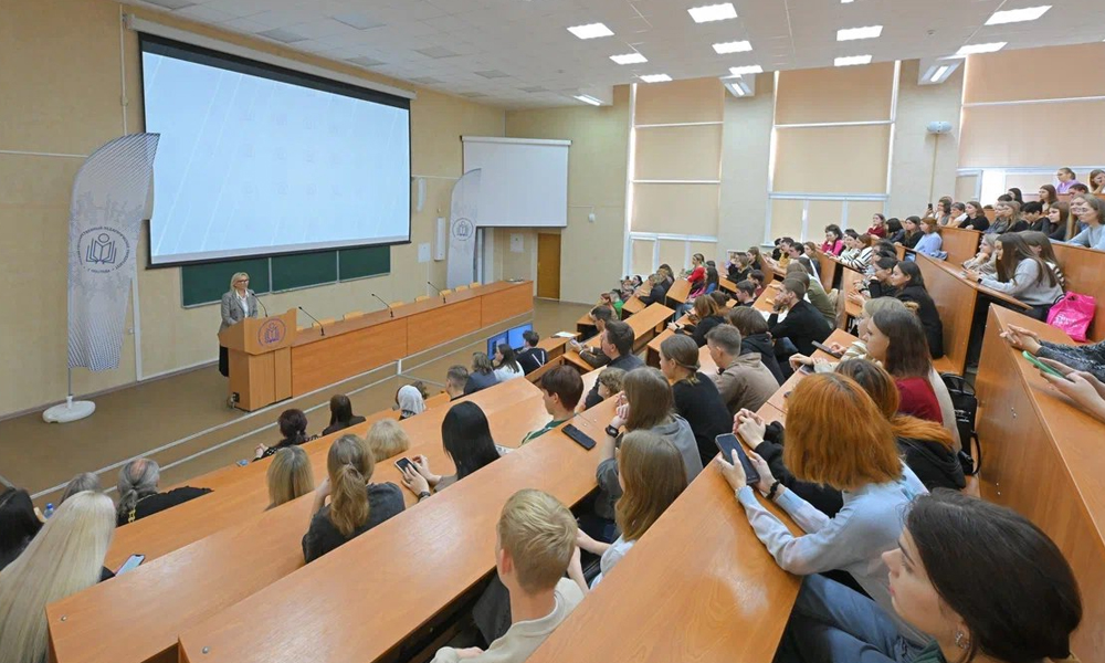 Специалисты «Демографического десанта» провели встречу со студентами ОмГПУ