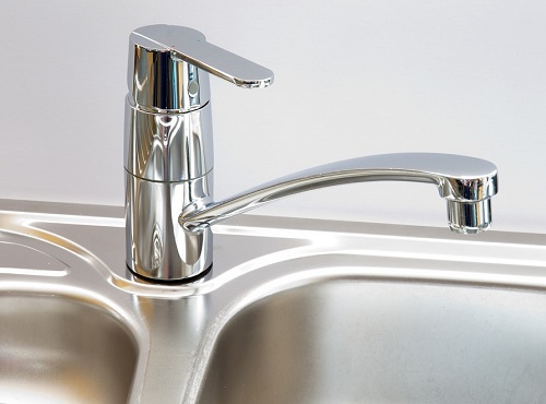 Жители омских Нефтяников останутся без холодной воды