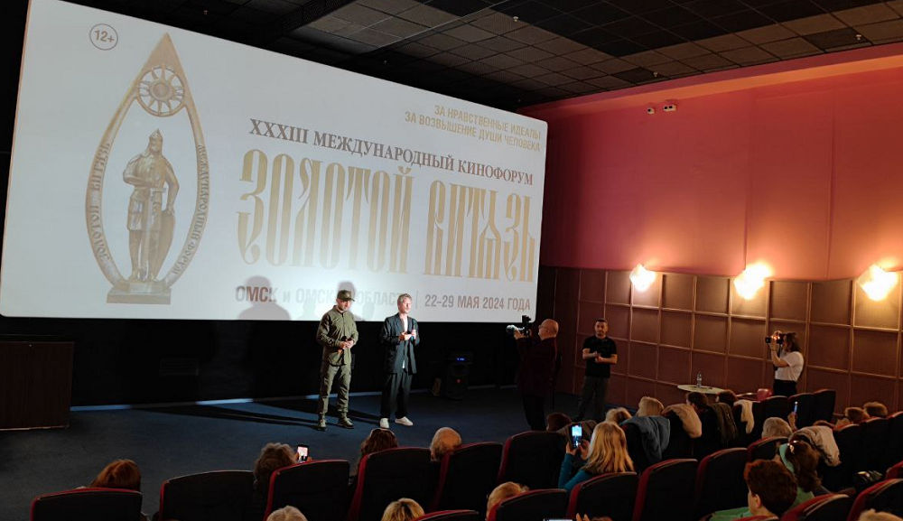 Актёр Антон Шагин поздравил своего брата — бойца СВО — с днём рождения вместе со зрителями