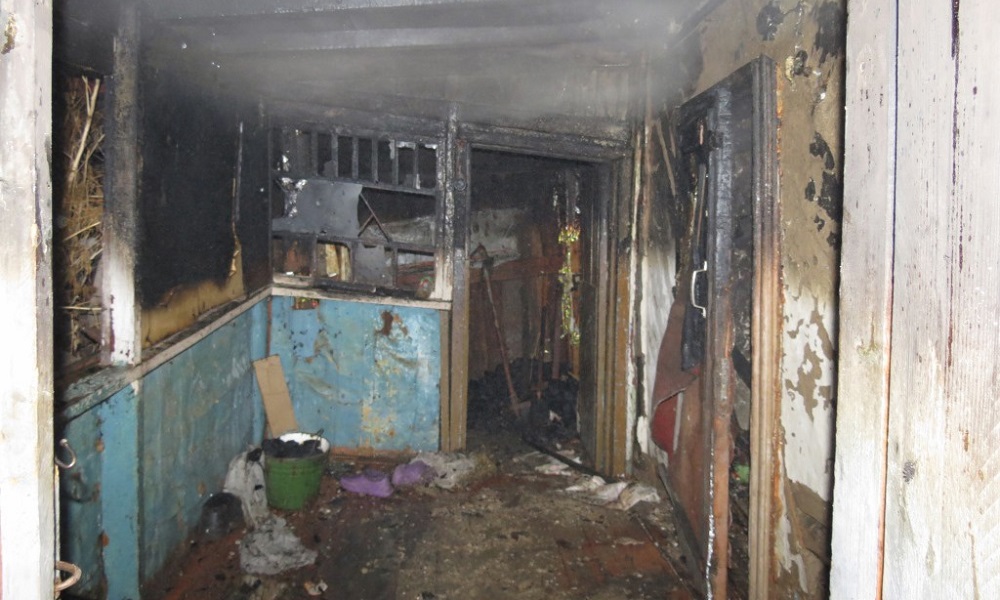 Омич ночью поджёг два дома в Исилькуле [ФОТО]