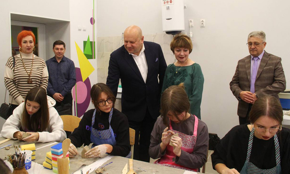 Сергей Шелест посетил открытие отделения керамики в ДШИ № 12