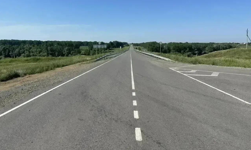 В Кормиловском районе завершают ремонт участка трассы Омск — Нижняя Омка — граница Новосибирской области