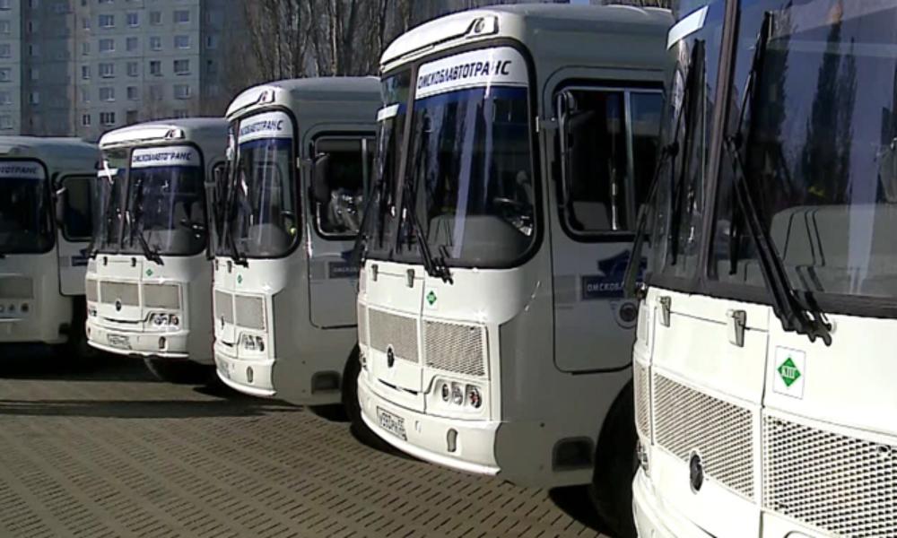 Тарский автовокзал сдали в аренду, из-за чего начались перебои с продажей билетов