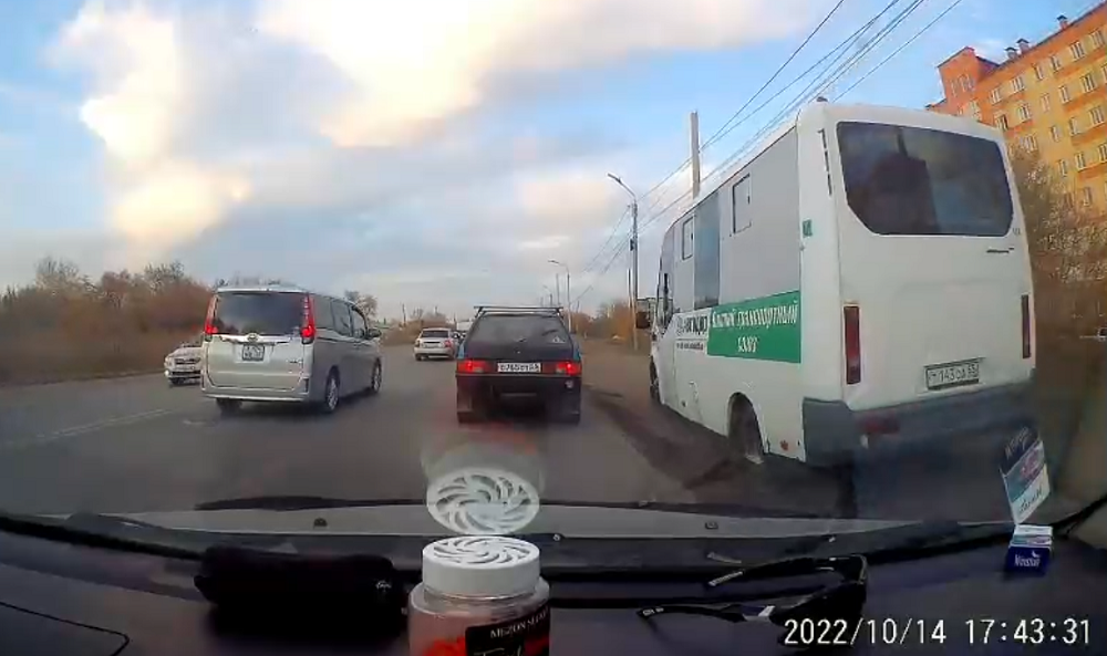 Омские полицейские установили нарушителя ПДД по видео из соцсетей