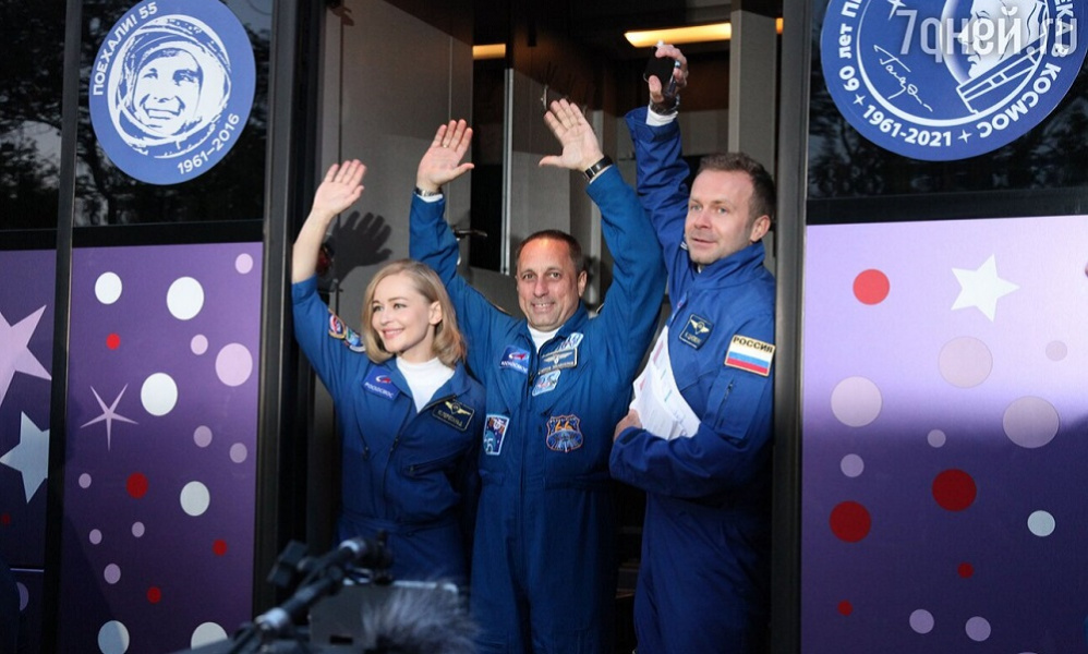 «Поехали!»: первый в мире киноэкипаж совершил полёт в космос