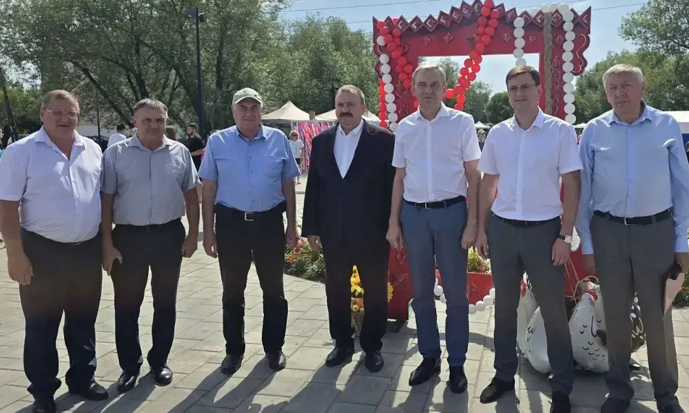 Александр Артёмов поздравил Исилькуль с Днём города