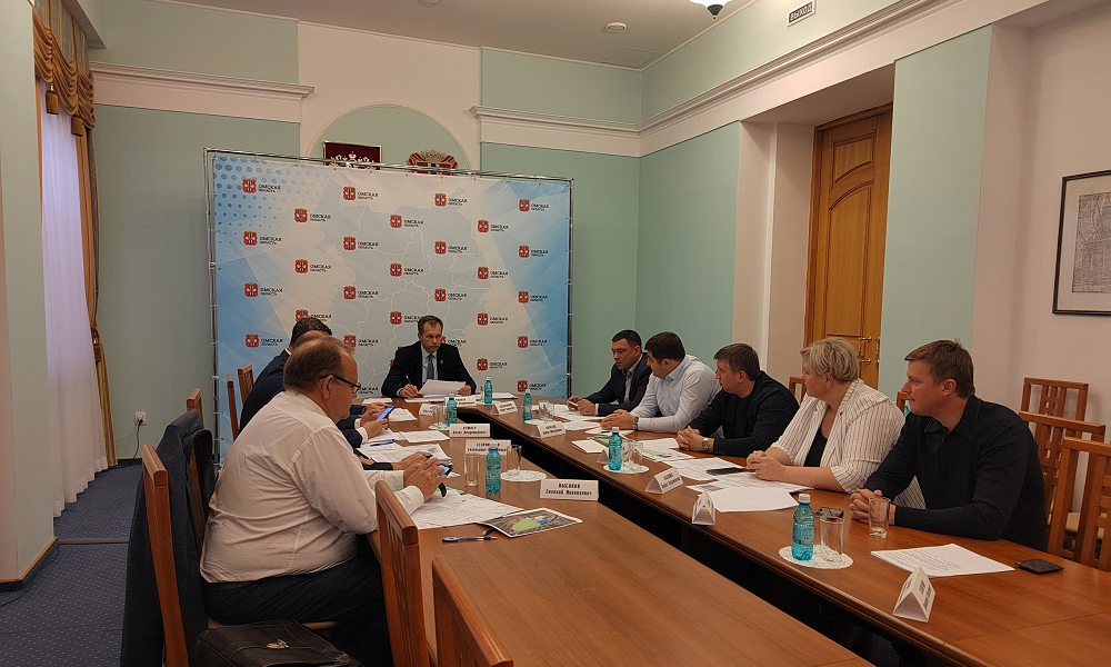 Компания из Томска может открыть в Омской области завод по производству фанеры