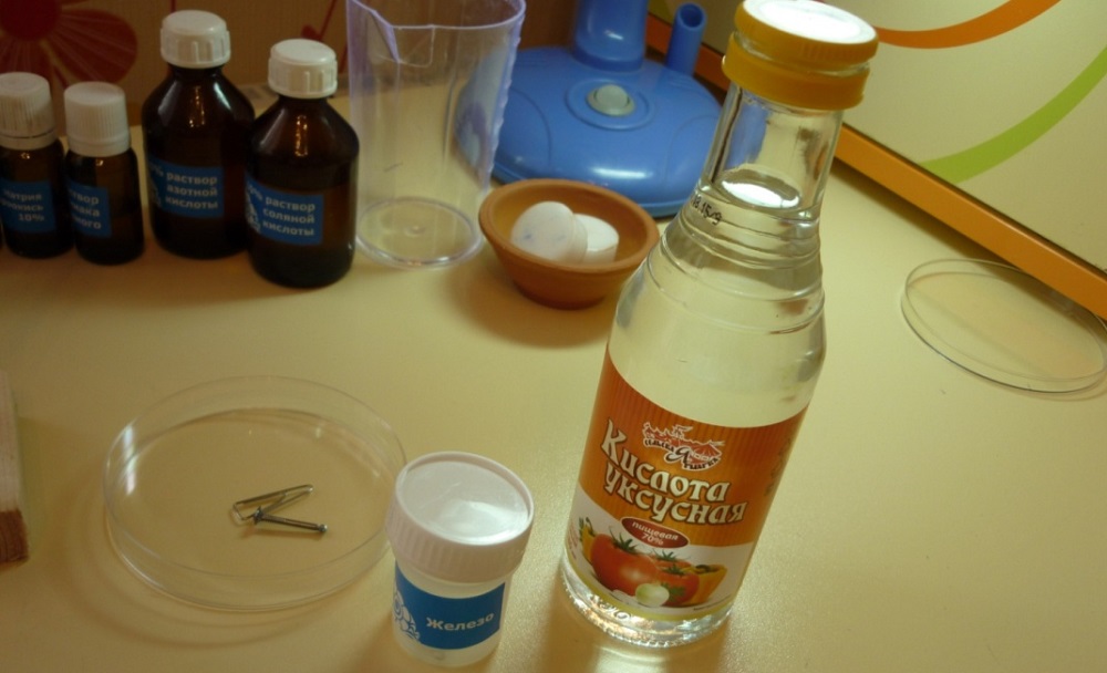 Подросток из Омска распылил в лицо полицейскому уксусную кислоту