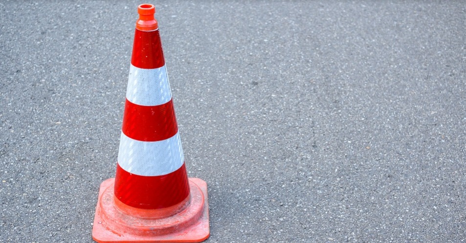 В Омске на сутки перекроют движение на улице Комбинатской [схема объезда]