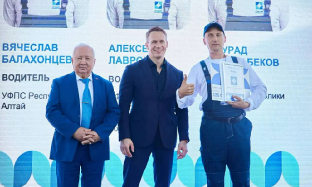 Водитель из Омска занял второе место во всероссийском почтовом конкурсе профессионального мастерства «Лучший в профессии»
