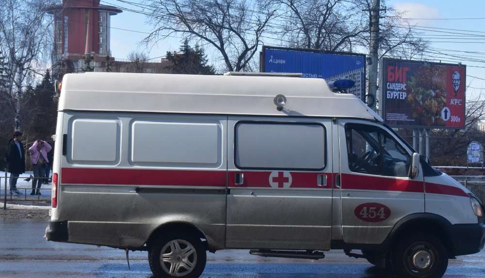 Из-за налетевшей на Омск бури двое детей оказались в больнице