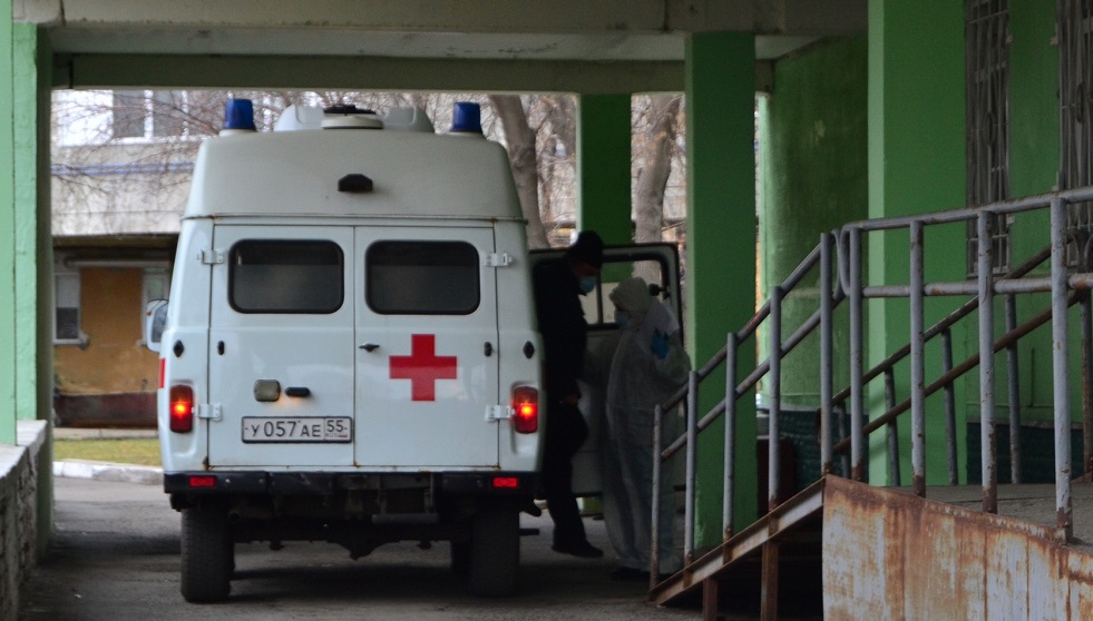 В Русско-Полянском районе мужчина поломал односельчанке кости кочергой