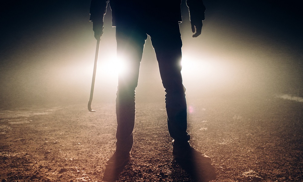 Росгвардейцы задержали молодого пьяного омича, который повредил три иномарки